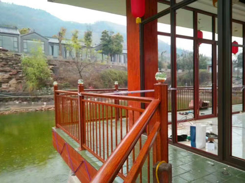 材質(zhì)對(duì)護(hù)欄美觀(guān)性有影響嗎？